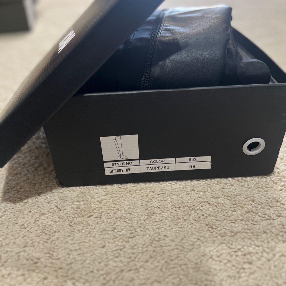 [NEW] FASHION NOVA Sperry Black Shoes in Box - Woman’s 9W
